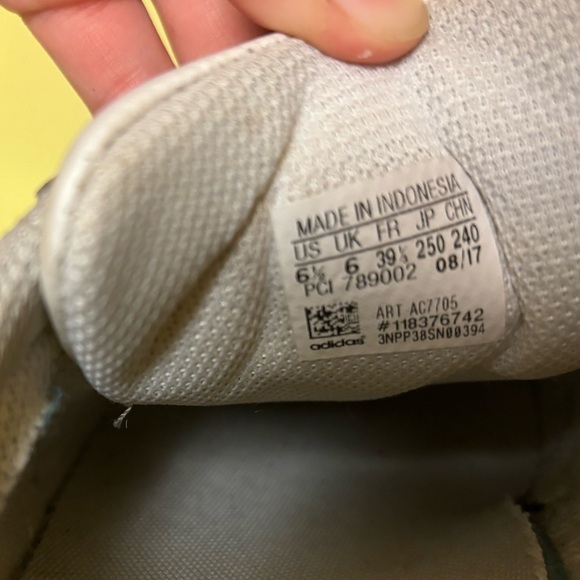 Rainbow Adidas! - Picture 4 of 5